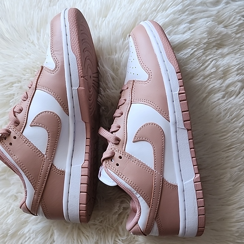 Nike Rose and White Dunks - Picture 3 of 9